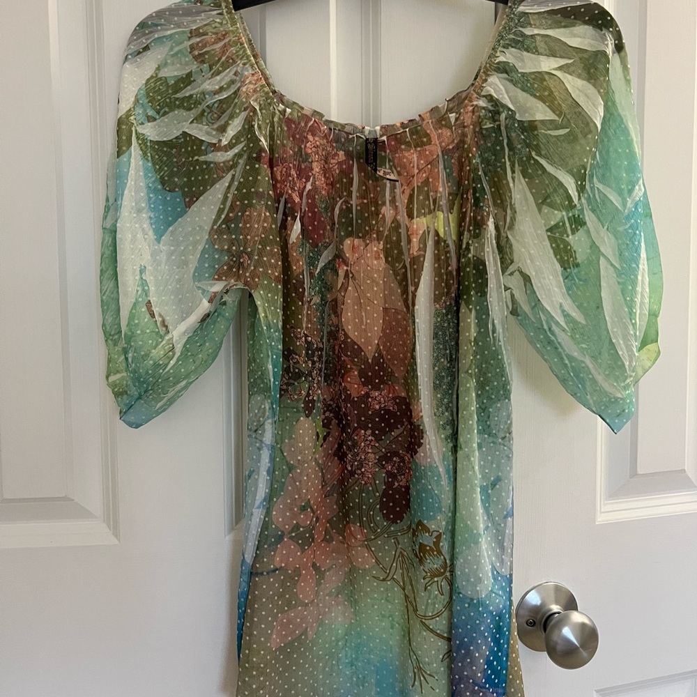 Floral Sheer Women's Top - Multicolor

Excellent used condition.